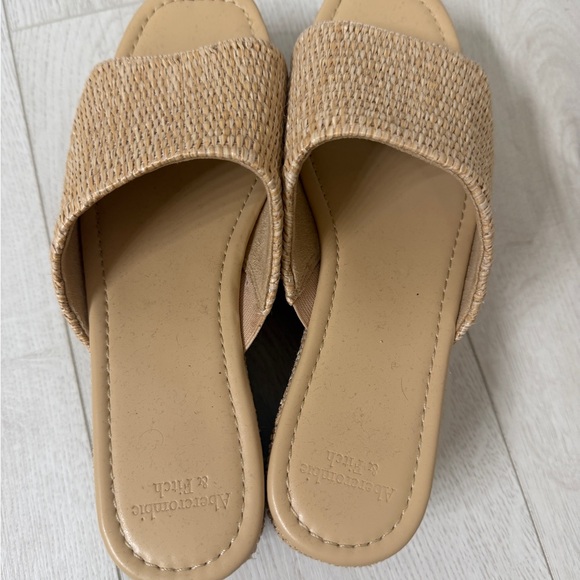 Abercrombie Woven Platform Slide Sandals - Tan - Picture 2 of 2